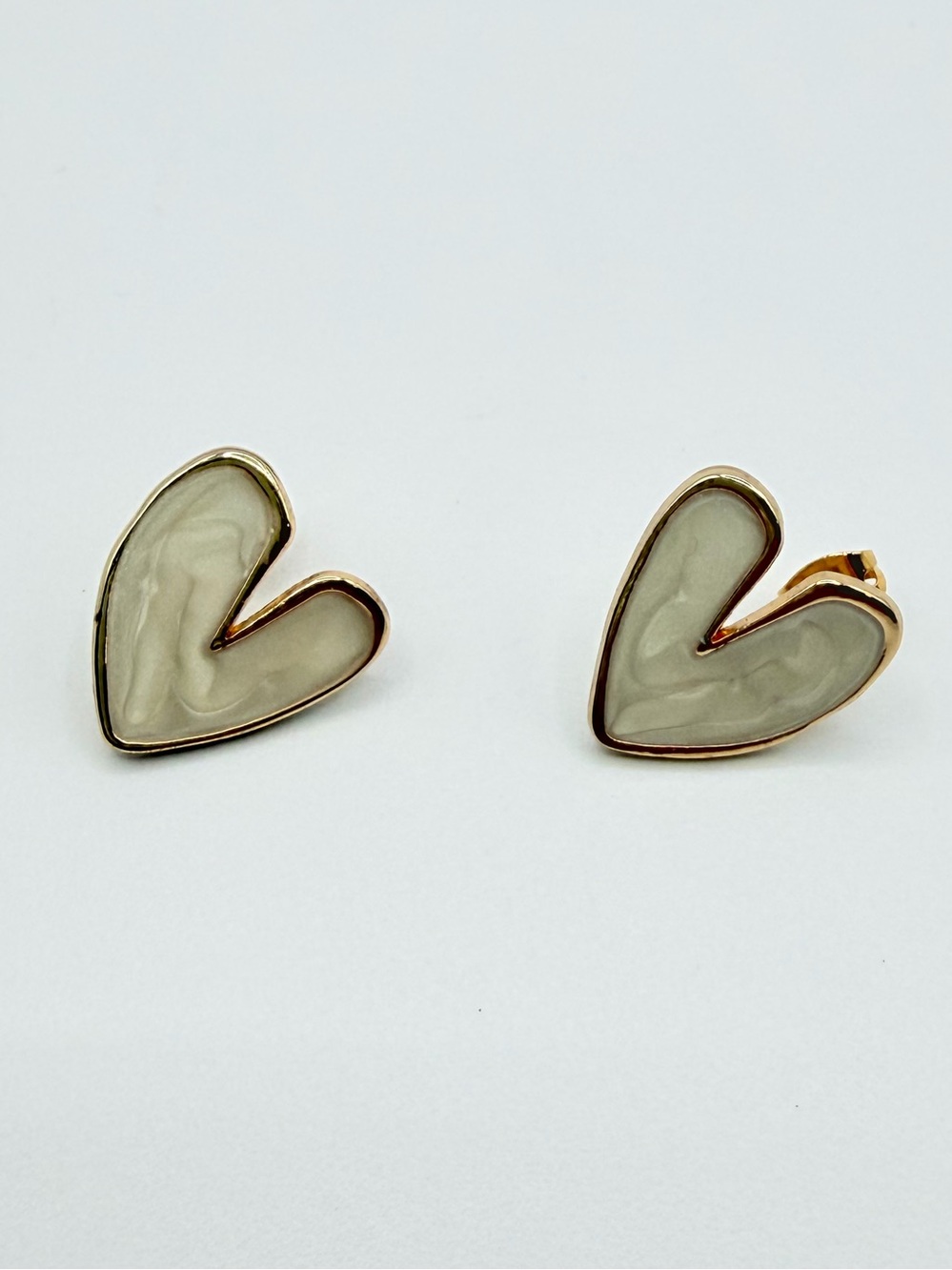 Gold Tone Faux Mother of Pearl Heart Stud Earrings